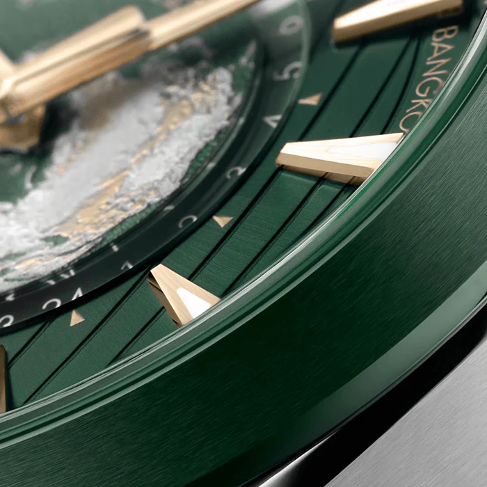 AQUATERRA 150M WORLD TIMER GMT 43MM - Image 4